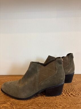 Green suede boot - Guess